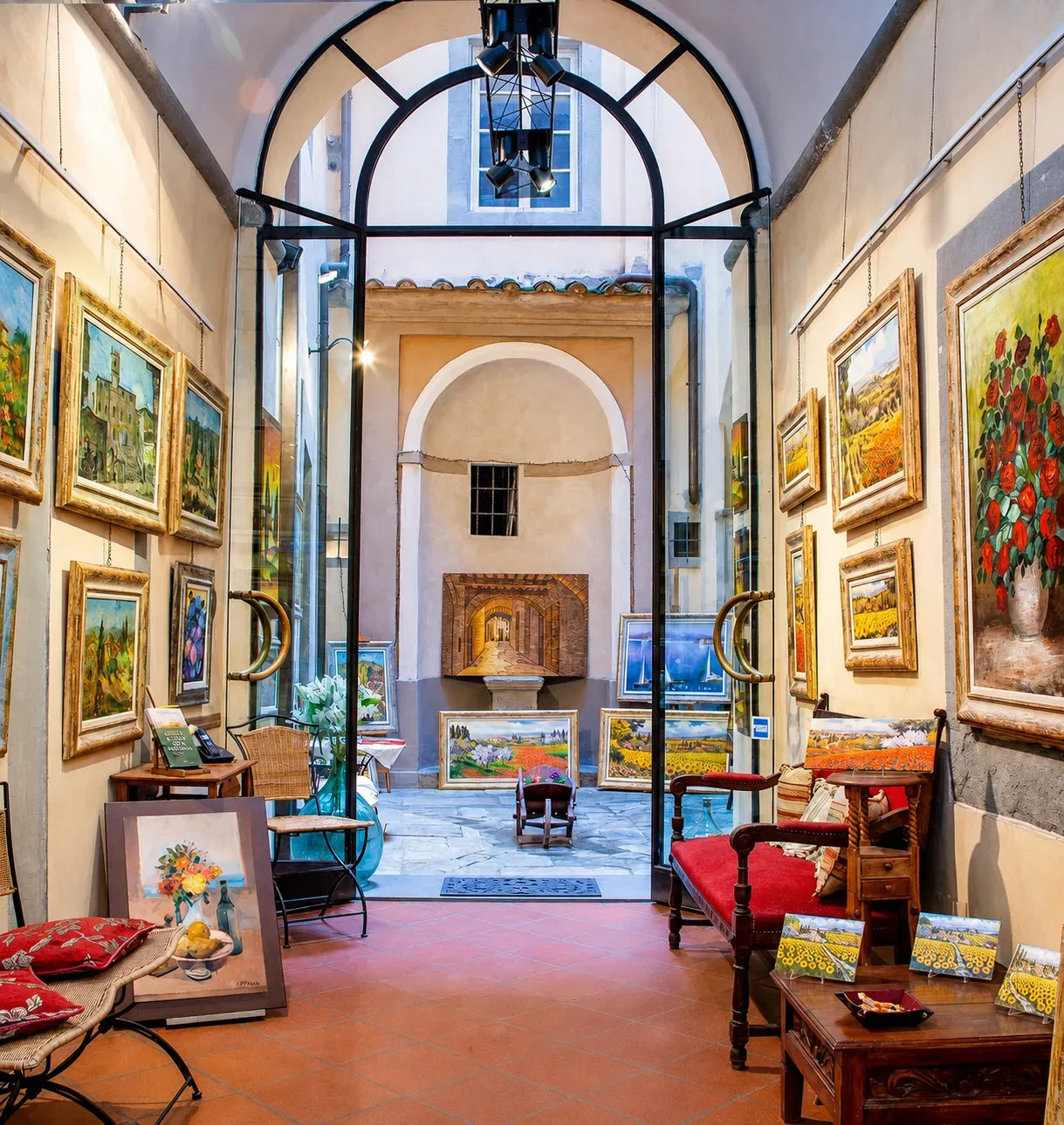 Quadri d’autore e scorci toscani nel cuore di Cortona