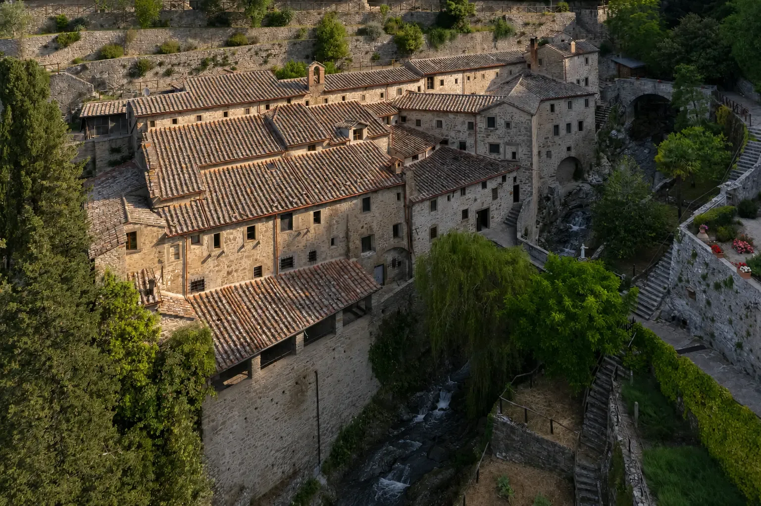 eremo delle celle con fiume